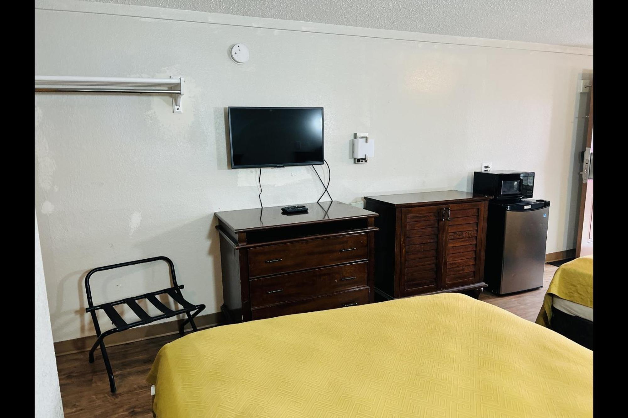 Cozy Garden Inn By Oyo Hwy 40 ריצ'מונד מראה חיצוני תמונה