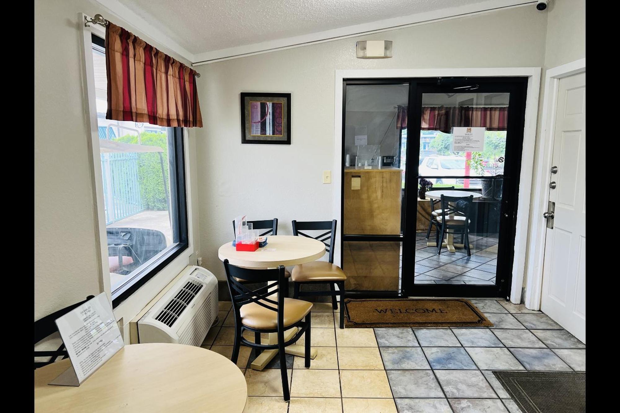 Cozy Garden Inn By Oyo Hwy 40 ריצ'מונד מראה חיצוני תמונה