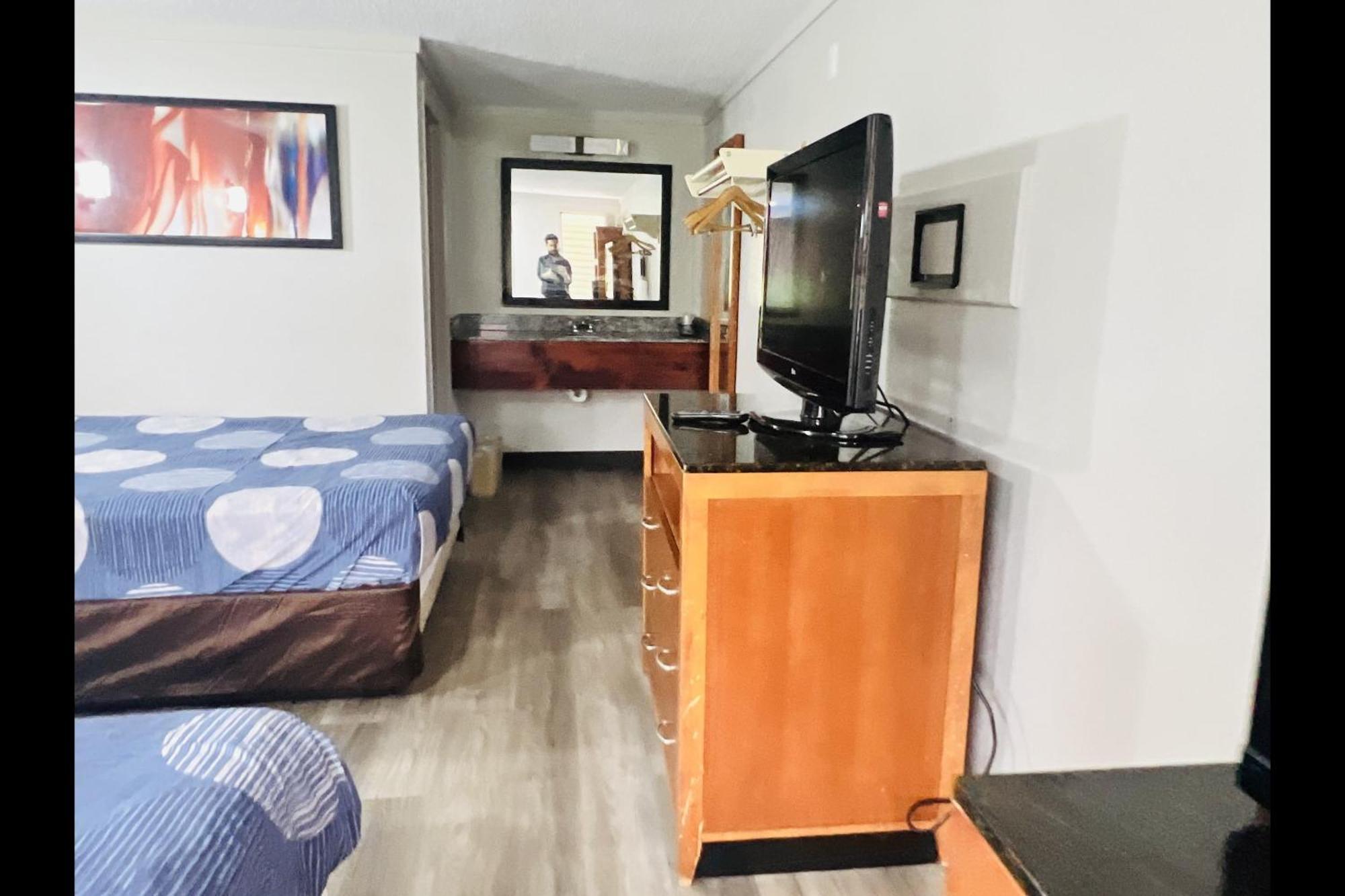 Cozy Garden Inn By Oyo Hwy 40 ריצ'מונד מראה חיצוני תמונה