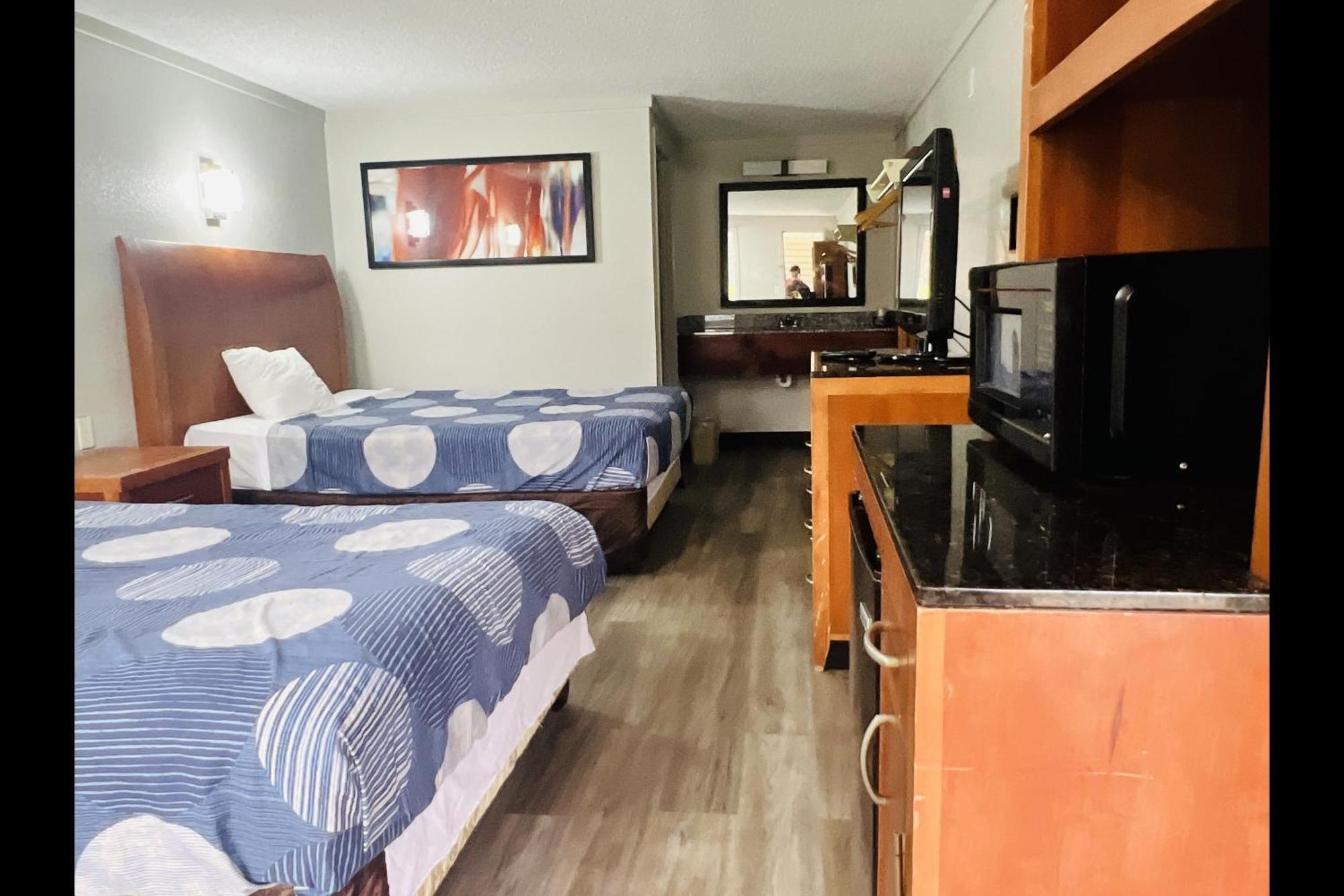 Cozy Garden Inn By Oyo Hwy 40 ריצ'מונד מראה חיצוני תמונה
