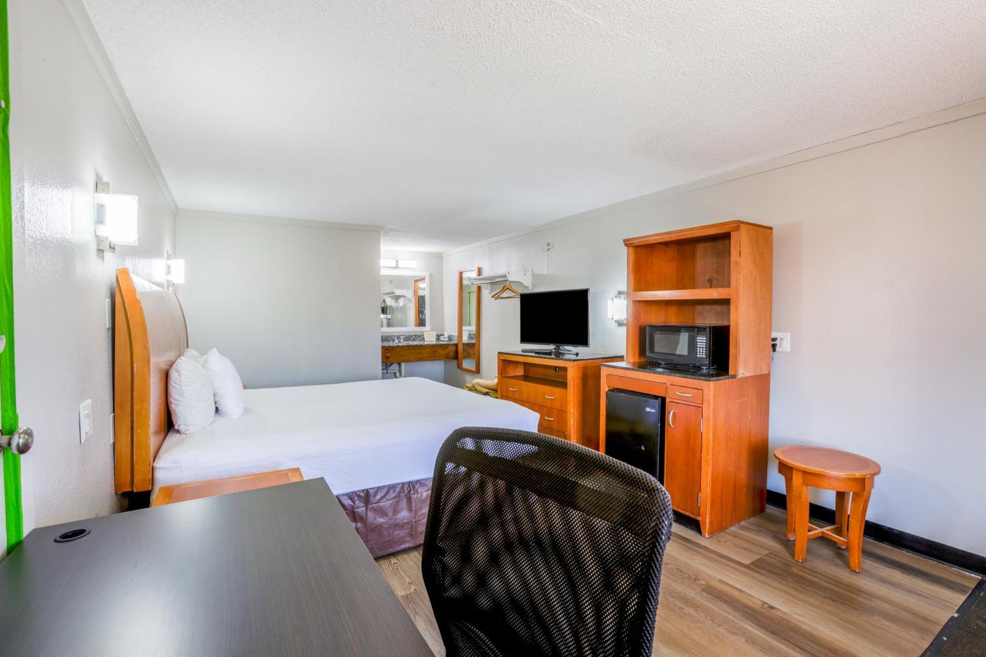 Cozy Garden Inn By Oyo Hwy 40 ריצ'מונד מראה חיצוני תמונה