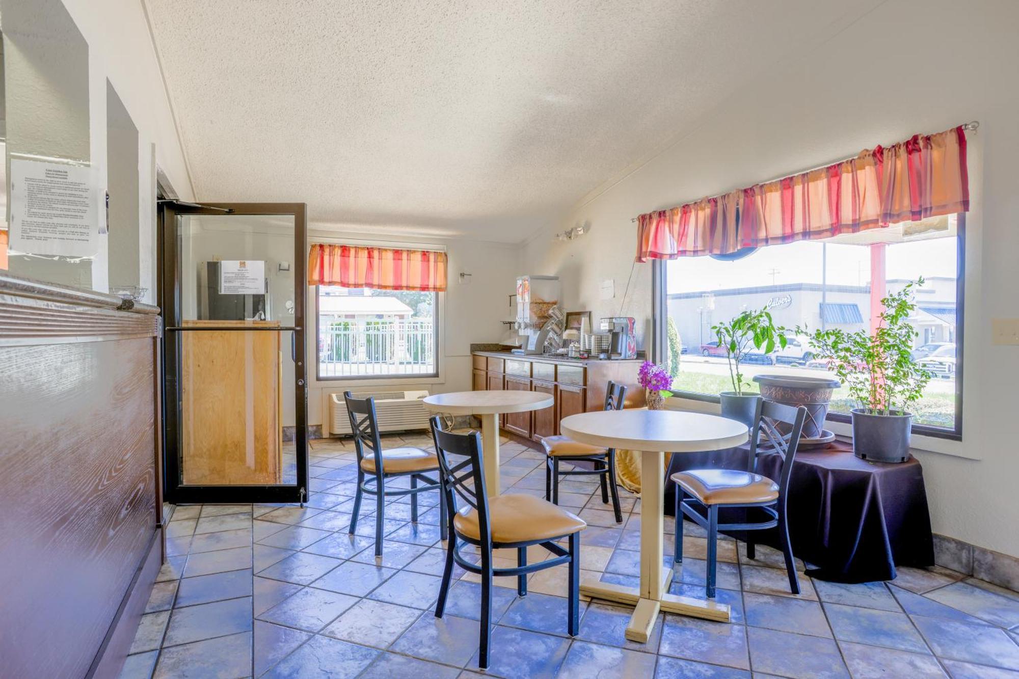 Cozy Garden Inn By Oyo Hwy 40 ריצ'מונד מראה חיצוני תמונה