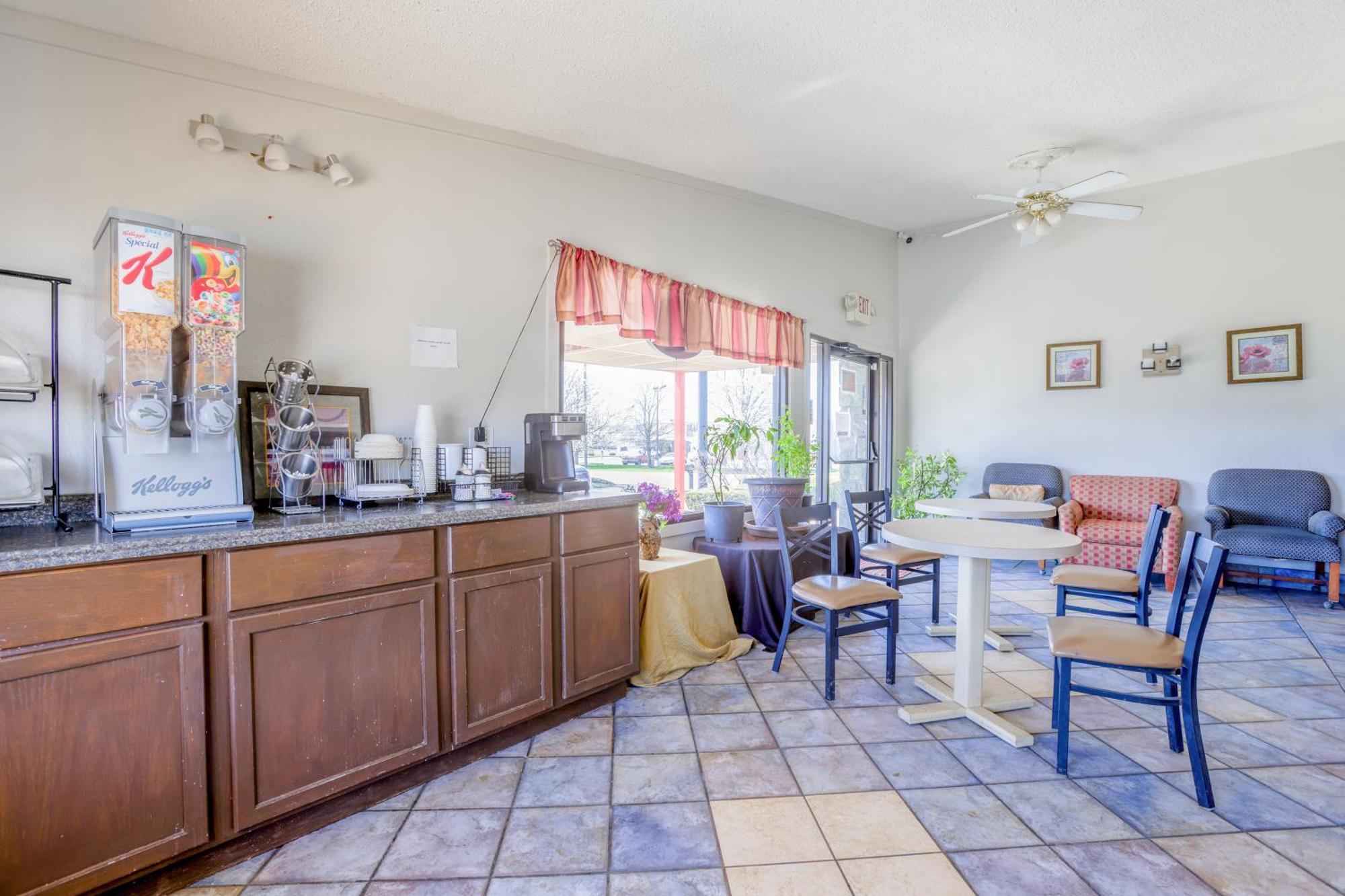 Cozy Garden Inn By Oyo Hwy 40 ריצ'מונד מראה חיצוני תמונה